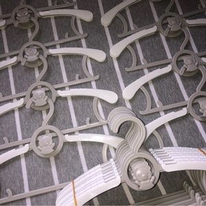 Pottery Barn Kids Baby Newborn Toddler Hangers 20 Non-Slip Adjustable Stackable